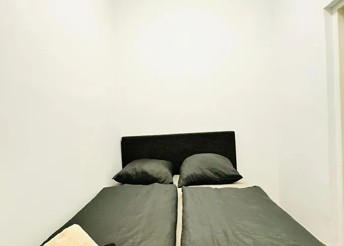 Modern 2br For 5 People With The Center