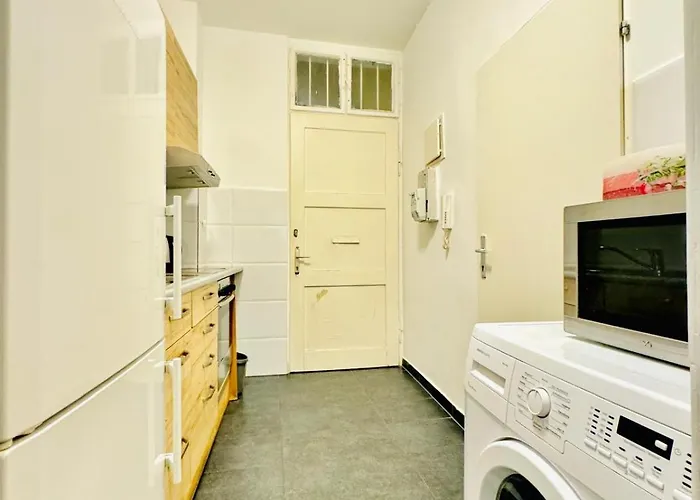 Апартаменты Modern 2br For 5 People With The Center